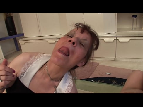 ❤️ Bi amona eta aitona batek hirukotea dute ️ Porno ederra pornoan eu.analpics.ru ☑